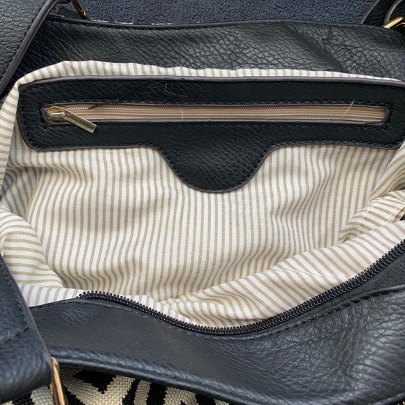 Black & Cream Geometric Canvas Shoulder Bag w/ Gold Hardware - Picture 6 of 13